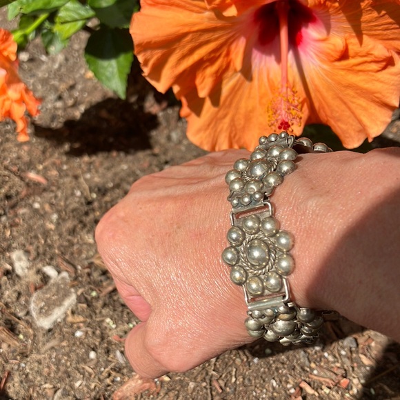 Incredible Vintage Concho Blossom Bracelet 8.5 inches - Picture 4 of 16